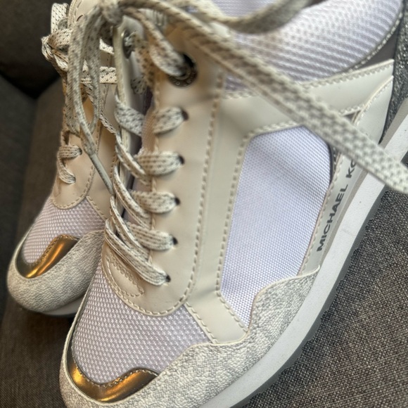 MICHAEL KORS SNEAKERS - Picture 4 of 8